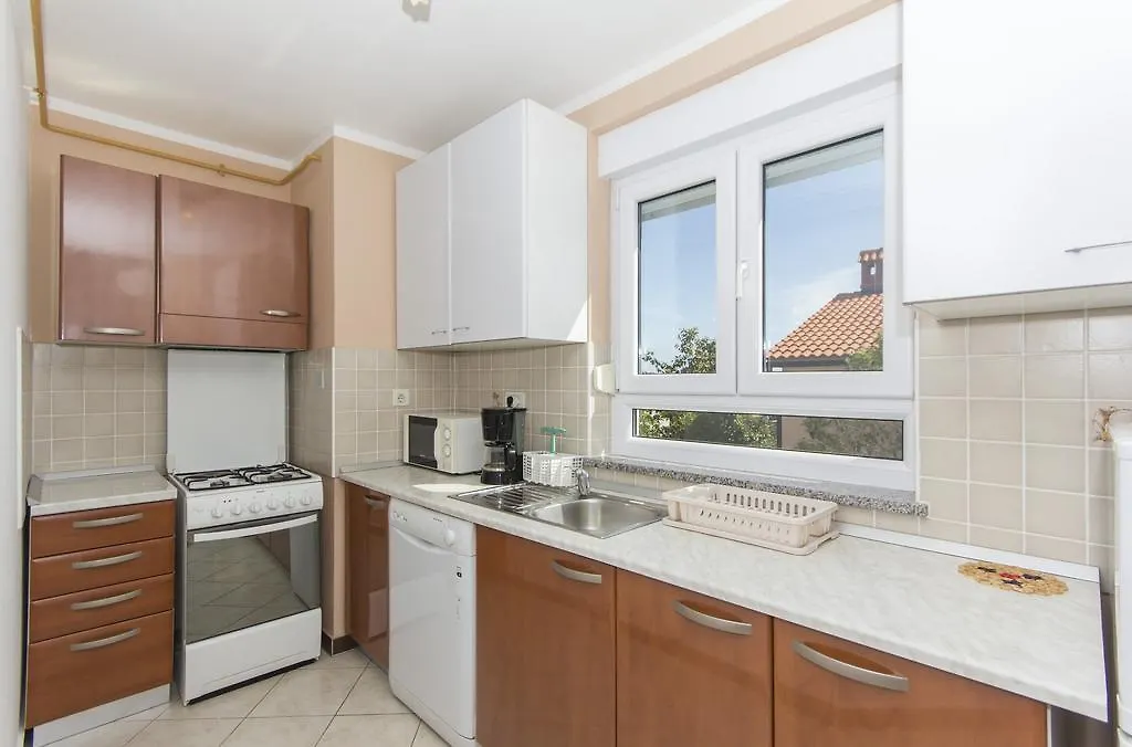 Apartments Lara Пула
