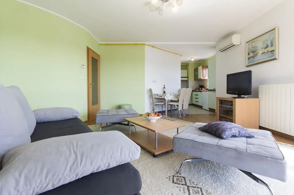 Apartments Lara Пула