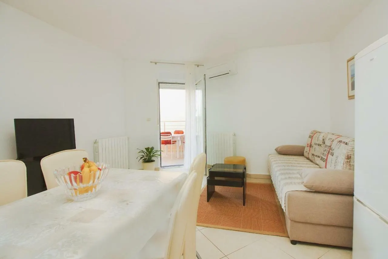 Apartments Lara Пула