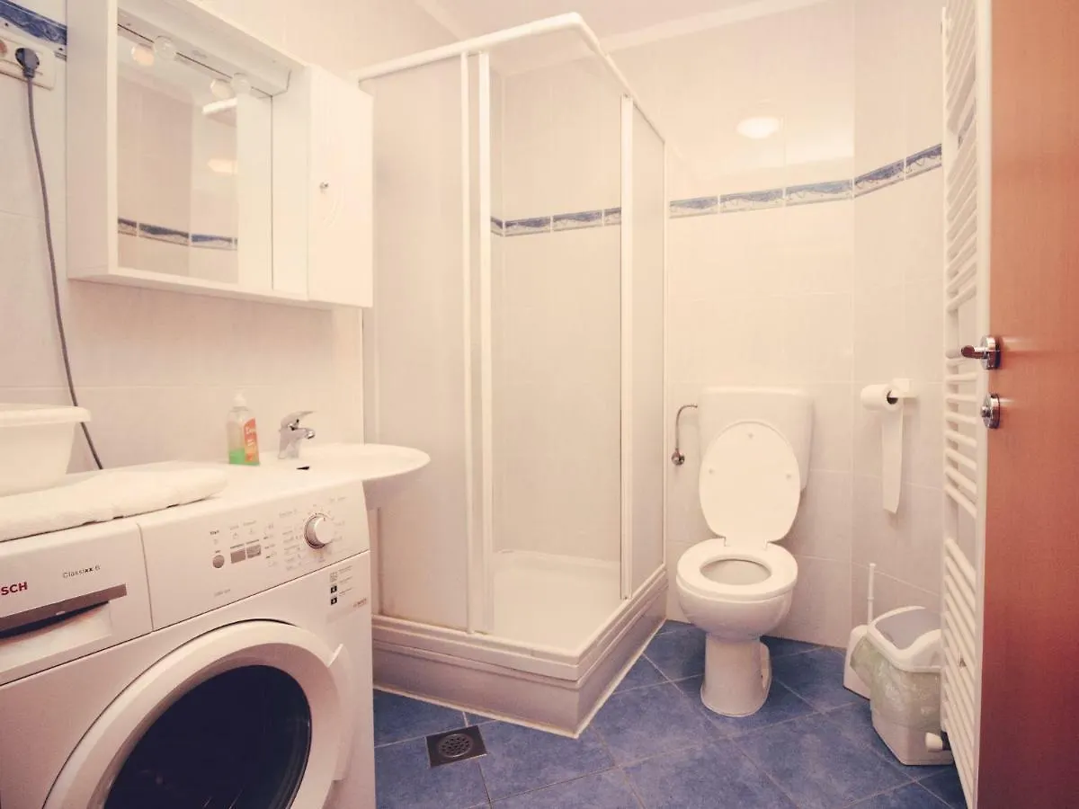 Apartments Lara Пула