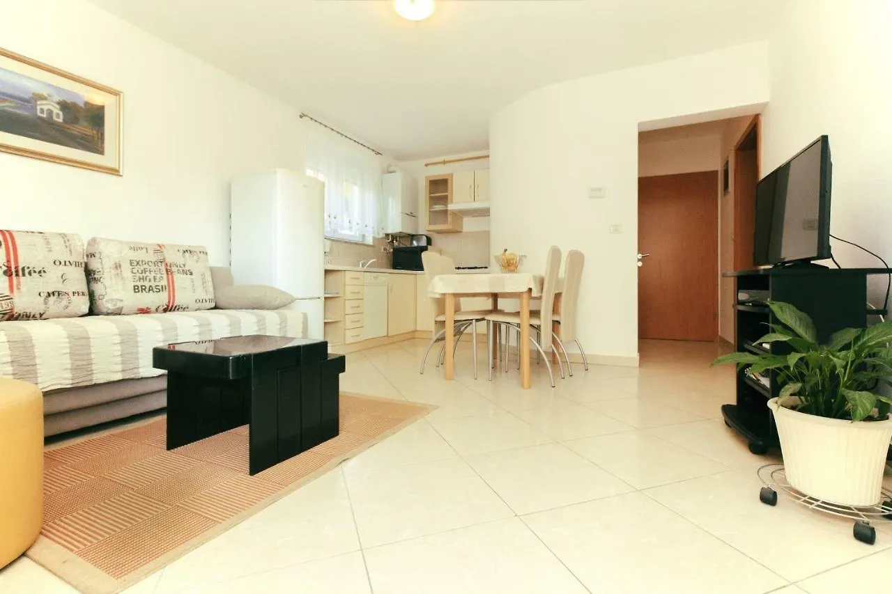 Apartments Lara Пула 0*,  Хорватия