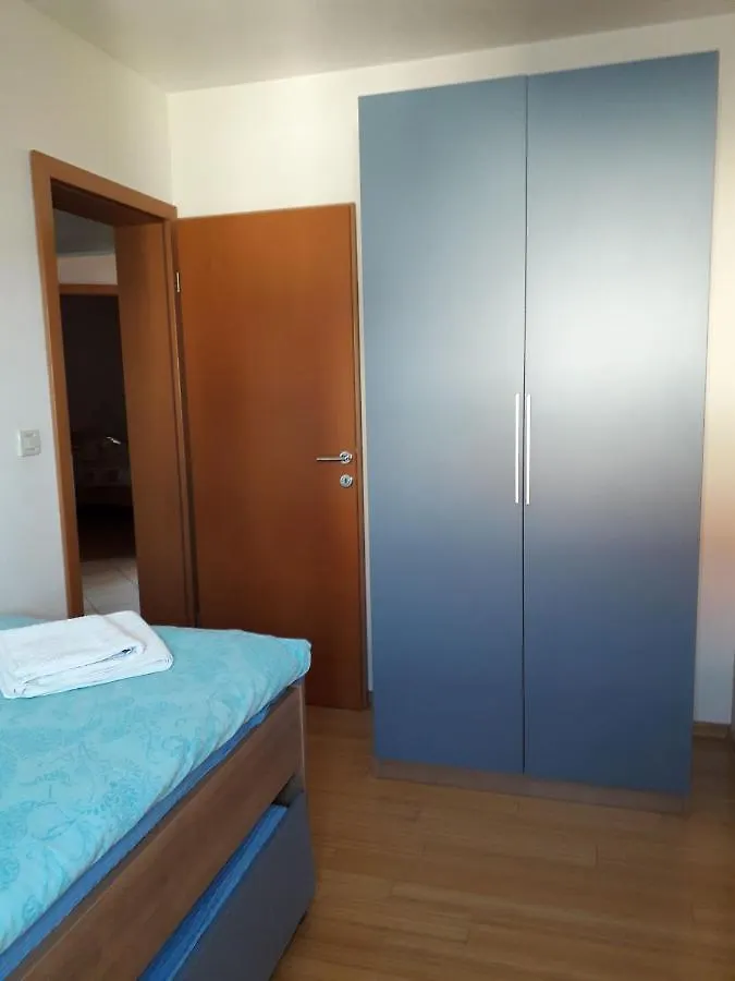 Apartments Lara プーラ 0*,